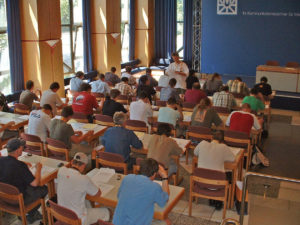 Abbildung 1: Auf Events wie dem Linuxtag bietet das LPI für 50 Euro die schriftliche Form der Prüfung an.