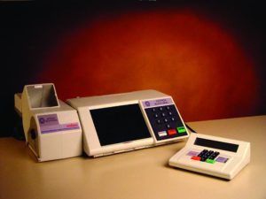 Abbildung 1: Trotz des Manipulationsverdachts setzt die brasilianische Regierung weiterhin auf den Einsatz elektronischer Wahlmaschinen, die keine Kontrolle der Stimmabgabe erlauben.