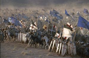 Abbildung 1: Nur die Ritter im Vordergrund dieser Szene aus "Kingdom of Heaven" sind echt. Die rasende Meute im Hintergrund entstand erst in den Computern der Moving Picture Company (MPC).