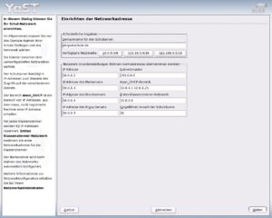 Abbildung 1: In einem ersten Dialog richtet der Schulserver mit Yast-Hilfe Domainname, Netzwerk und DHCP-Server ein.