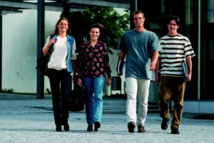 Abbildung 1: Schöpferische Schüler - entgegen der Ansicht vieler Kultusbeamter handelt es sich beim Lehrbetrieb um keine urheberrechtsfreie Zone.