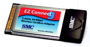 Abbildung 1: Die WLAN-Karte SMC2835W von SMC mit 54 MBit/s kostet gerade mal 60 Euro und ist sowohl in Netzen nach IEEE 802.11b als auch nach IEEE 802.11g einsetzbar. Der Prism-Duette-Chipsatz der Karte wird von den erweiterten PCMCIA-Cardservices problemlos unterstützt.