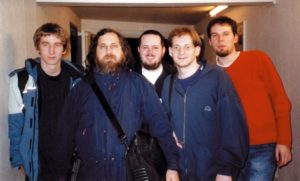 Martin Michlmayr im illustren Kreis einiger Entwickler bei der letzten Fosdem.