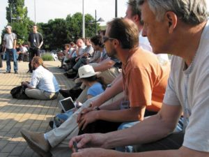 Abbildung 2: Workshop im Freien bei der zweiten Python- und Zope-Konferenz.