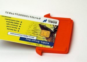 Abbildung 2: Das erhabene Kartensymbol auf der Schublade des Kaan Twin behindert beim Einlegen einer Smartcard.