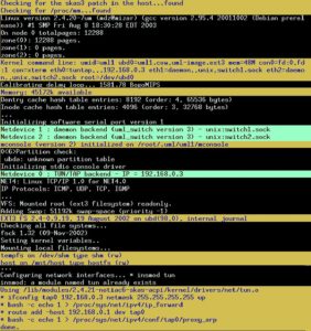 Abbildung 4: Wenn ein UML-System bootet, erscheinen die gewohnten Meldungen des Linux-Kernels. Die interessanten Abschnitte sind farbig hinterlegt (gekürzt).