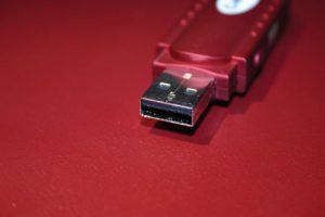 Abbildung 5: Jeder herkömmliche USB-Speicherstick eignet sich hervorragend als Sicherheitsmedium. Seine Handhabung erinnert an Schlüssel.