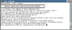 Abbildung 8: Während des Ettercap-Angriffs (Abbildung 7) erhält der Client (hier »odo«) einen falschen Host-Key vom Server (Name »bashir«, IP-Adresse 192.168.1.124). Der Key stammt vom Angreifer und nicht vom gewünschten Server (»bashir«). Wer diese Warnung ignoriert, ist abhörbar.