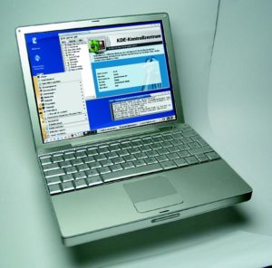 Abbildung 1: Nach langer Installationsarbeit präsentiert sich auf dem Powerbook ein KDE-Desktop.