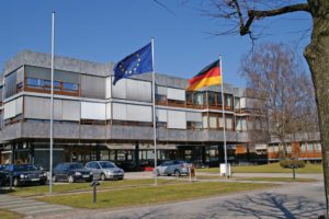 Abbildung 1: Im Bundesverfassungsgericht herrschte am 10. Oktober Rätselraten, was in dem geänderten Verfassungsschutzgesetz von Nordrhein-Westfalen mit Online-Durchsuchung eigentlich gemeint ist.