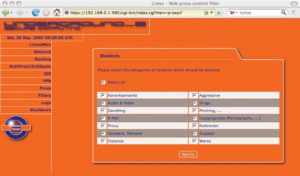 Abbildung 3a: Die Blacklists für den transparenten Webproxy sollen verhindern, dass interne User über die Firewall auf unerwünschte oder gefährliche Inhalte zugreifen.