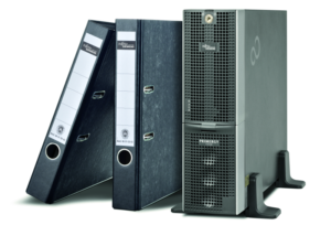 Für den kleinen Primergy TX120 gibt Fujitsu Siemens 163 Watt Wirkleistung und maximal 31 Dezibel Lautstärke an. Zum Vergleich: Das Rascheln von Blätter bewegt sich zwischen 20 und 40 Dezibel.