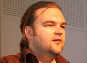 Stefan Wintermeyer ist Veranstalter des Asterisk-Tages. Er hat eine Asterisk-Firma, schrieb das Asterisk-Buch und ist Autor beim Linux-Magazin.