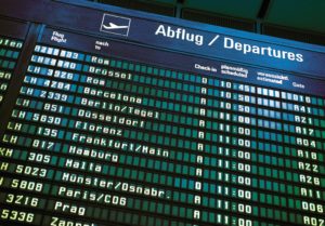 Abbildung 1: Hier läuft alles prima am Flughafen. Sobald aber die Angestellten streiken, muss die Fluggesellschaft gestrandete Passagiere informieren – am besten mit einem Audioportal.