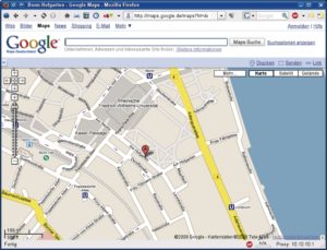 Abbildung 4: Für deutsche Städte typisch: Rund um den Hofgarten in Bonn zeigt Google Maps deutlich weniger Details als das freie Pendant Openstreetmap. Auf dem Land oder in der Dritten Welt liegt jedoch meistens Google vorn.