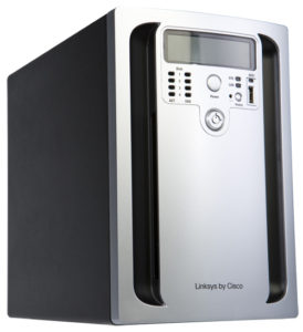 ... ist der kleine Bruder des Desktop-ähnlichen NS3000 mit bis zu vier Platten oder vier TByte Speicherplatz.