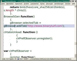 Abbildung 2: Unter der Lupe: Der Code der Extension Colorful Tabs ist lesbar formatiert. Die markierte Zeile öffnet lediglich die Homepage des Plugins in einem neuen Browser-Tab, sendet also keine ausgespähten Daten nach Hause.