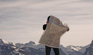 Abbildung 1: Wo geht's denn hier zum Repository? Bis ein Debian-Paket offiziell Teil der Distribution ist, legt der Maintainer einen langen Weg zurück. (Bild: © luxuz::., Photocase.com)