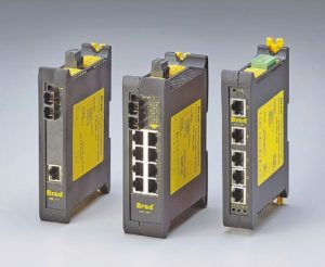 Abbildung 1: Nicht nur in Rechenzentren und Büros setzt sich Ethernet immer mehr durch, auch in der Industrie, wo besondere Anforderungen herrschen. Im Bild Switches für raue Einsatzbedingungen von Brad Communications.