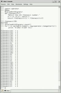Abbildung 5: Dekoratoren lassen sich verketten. Hier liegt der Zähl-Dekorator über dem Cache-Dekorator und beweist, dass das Programm jeden Fibonacci-Wert nur noch einmal berechnet.