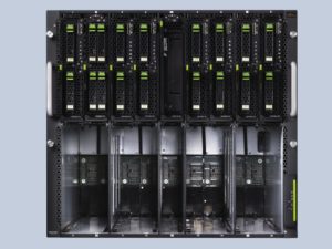 Abbildung 2: Bei diesem halb gefüllten Primery BX900 von Fujitsu Technology Solutions ist in der unteren Hälfte die Midplane zu sehen, über die alle Blades eines Chassis' ihren In- und Output abwickeln. Copyright: Cisco Systems 2009
