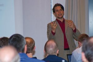 Abbildung 3: Veranstalter Peer Heinlein beschäftigte sich bei der SLAC 2009 mit "provokanten Thesen zur IT-Administration".