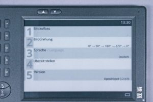 Abbildung 1: Openinkpot erlaubt es, die Anzeige in 90-Grad-Schritten zu rotieren, hier demonstriert auf dem Hanlin Ereader V3ext.