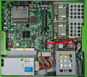 Abbildung 3: Die Appliance zeichnet sich durch gut durchdachte Hardware mit klarem Design und vielfältigen Ausbaumöglichkeiten aus.