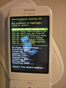 Abbildung 4: Im Android System Recovery Mode lassen sich beliebige Images von der SD-Karte booten und Backups anlegen und wiederherstellen.