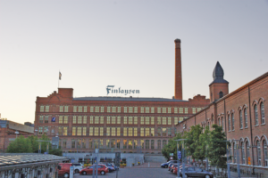 Abbildung 6: Der Backsteinbau der Finlayson-Fabrik zeugt von der industriellen Vergangenheit der Innenstadt Tamperes.
