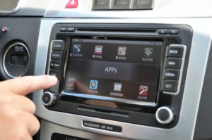 Apps fürs Auto: Android macht den Führerschein.