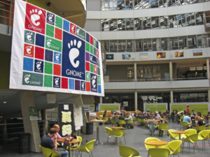 Abbildung 1: Nerds in Den Haag. Die Gnome-Konferenz hat das Hörsaalzentrum der Universität sichtbar in Beschlag genommen.