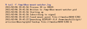 Abbildung 4: Die Logdatei des Daemon offenbart, dass 20 Sekunden nach dem Skriptstart der Backup-USB-Stick erkannt und der Backup-Prozess eingeleitet wurden.