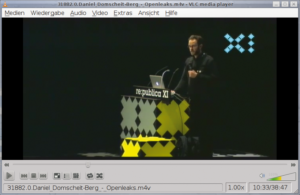Abbildung 2: Daniel Domscheit-Berg beim Vortrag über Openleaks. Auf der DVD als Video von der Re:publica.