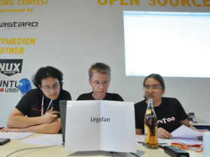 Abbildung 4: Das siegreiche Team Legofan mit Jakob Lell, Andrew Karpow und Christopher Nguyen.