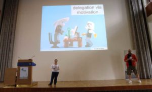 Lydia Pintscher (KDE) und Seif Lotfy (Gnome) über "Working together" - wie KDE und Gnome zusammenarbeiten.