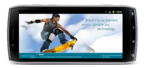 Im Querformat bietet das kapazitive Multitouch-Display des Acer Iconia Smart genug Platz für Webseiten.