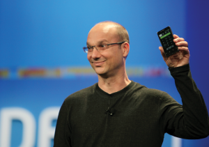 Abbildung 1: Googles Technikchef Andy Rubin verkündete beim Intel Developer Forum 2011 Pläne für eine Anpassung von Android für Intels Atom-Plattform.