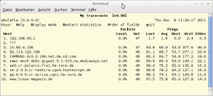 Abbildung 2: Ein Traceroute mit Mtr offenbart: Der via WLAN-Hotspot über UMTS angebundene Laptop greift über mehrfach verschachteltes NAT aufs Internet zu. Zeile 3 zeigt die letzte private Adresse von O2.