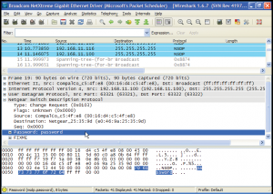 Abbildung 3: Wireshark zeigt es: Die Konfigurationssoftware schickt das Passwort – hier »password« – unverschlüsselt per Broadcast an das gesamte Netz.