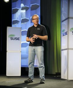 Der EX-Suse CTO Dirk Hohndel, jetzt bei Intel, bei seiner Keynote.