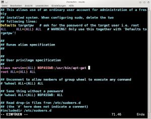 Abbildung 2: … setzt Open Suse den bekannten &raquo;vi&laquo; ein, der sogar Syntax-Highlighting bietet – wenn auch optisch etwas schrill.