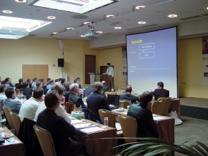 Tobias Klein stellt auf der IT-Defense-Konferenz das Angriffswerkzeug Zecke vor.