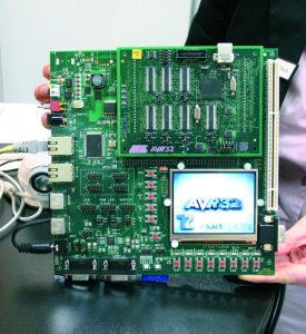 Das Entwickler-Board mit Atmels AVR32 spielt unter Linux Video ab.