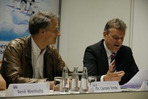 Dr. Carsten Emde (links) und Wolfgang Wagner (Messe Berlin).
