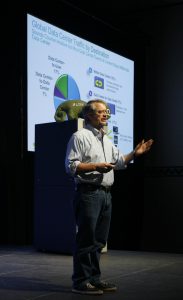 Ciscos Lew Tucker bei seiner Susecon-Keynote.