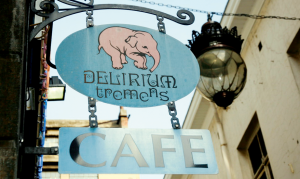 Abbildung 1: 10 000 Bier gingen über den Tresen – glaubt man den Informationen, die am Ende des feucht-fröhlichen Beer Events im Café Delirium kursierten.
