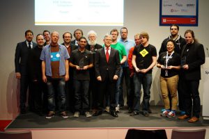 Die Preisträger und Laudatoren der Linux New Media Awards 2014.