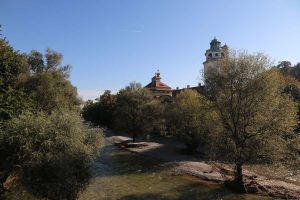 Direkt an der Isar liegt die Muffathalle, eine ehemalige Fabrik.