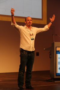Gestenreich wie immer: Jono Bacon.